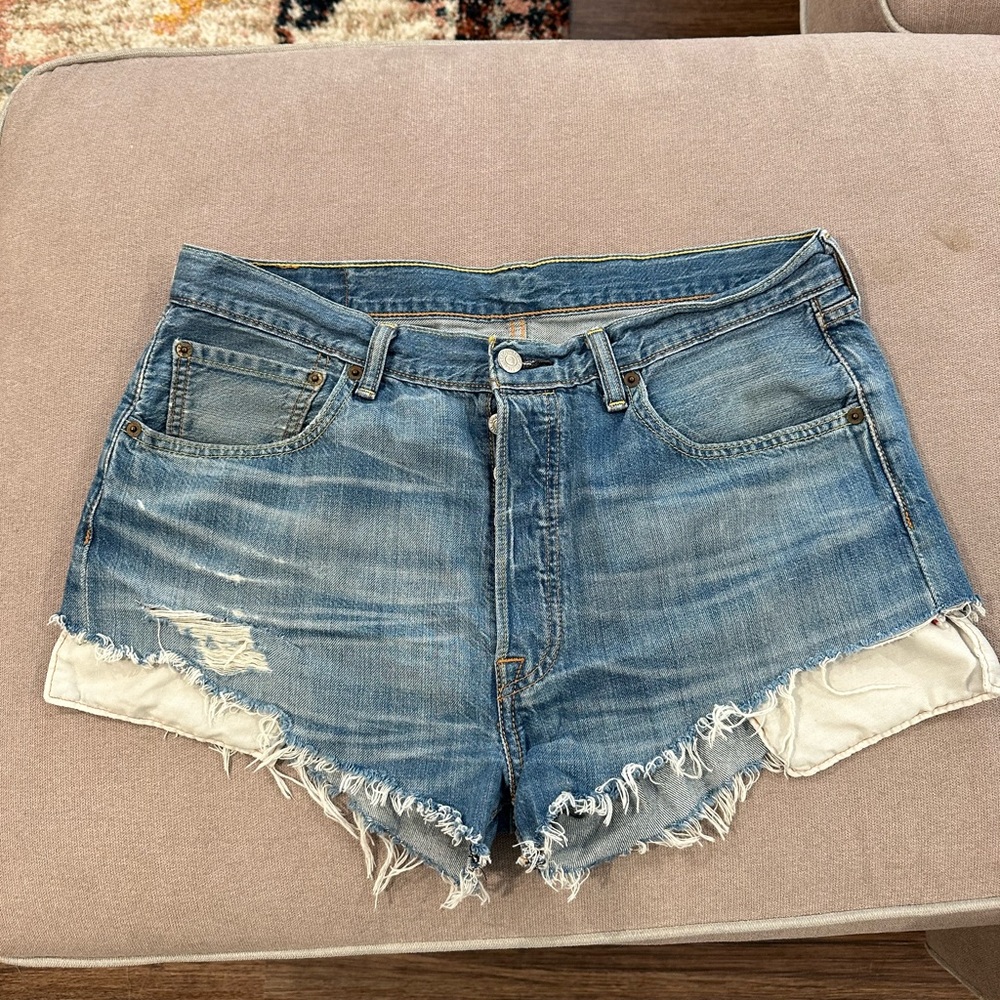 Levi’s cut off shorts. Side 34